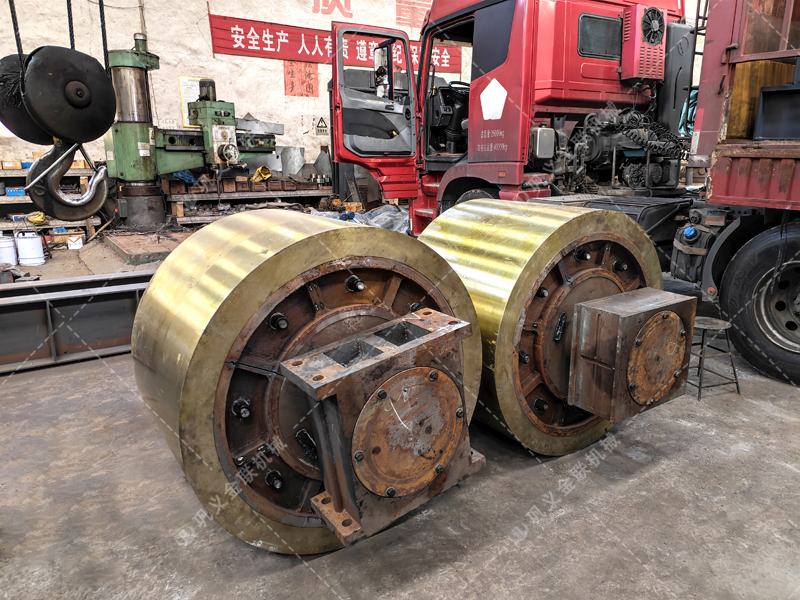 石英石硬度高，對(duì)輥制砂機(jī)能否穩(wěn)定運(yùn)行并保證出料質(zhì)量？