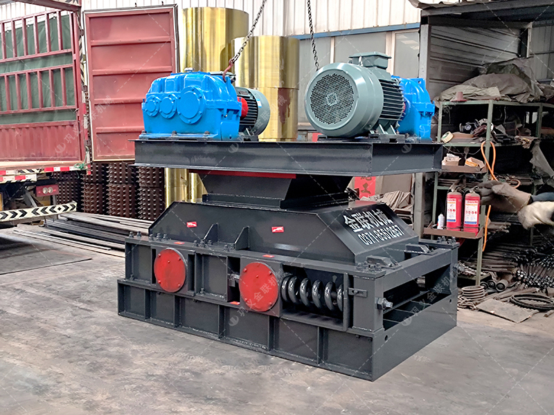 為什么越來越多的工程選擇雙齒輥破碎機處理水泥路面？