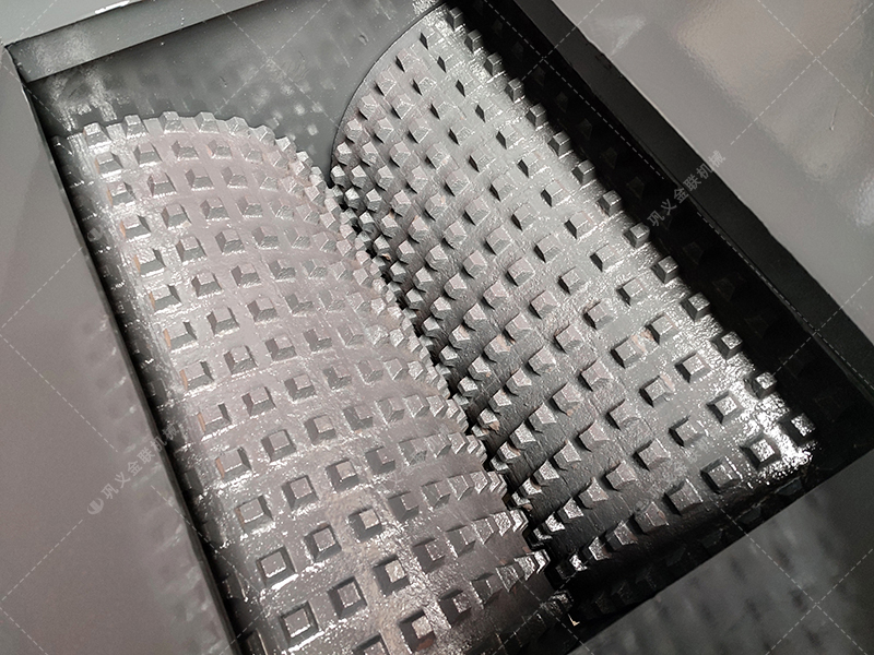 建筑垃圾處理為何首先選擇雙齒輥破碎機？這3個優勢太明顯！